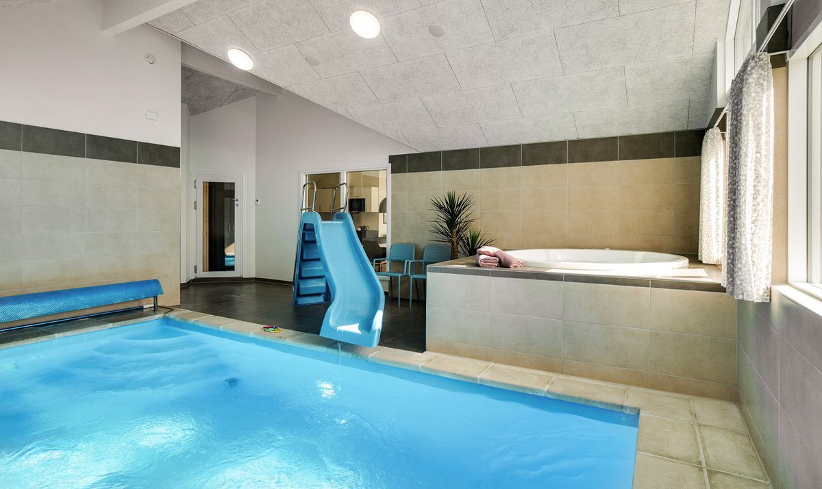 Sommerhus med pool